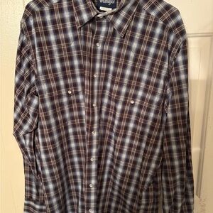 Wrangler Men's Blue and Brown Plaid Button Down Shirt